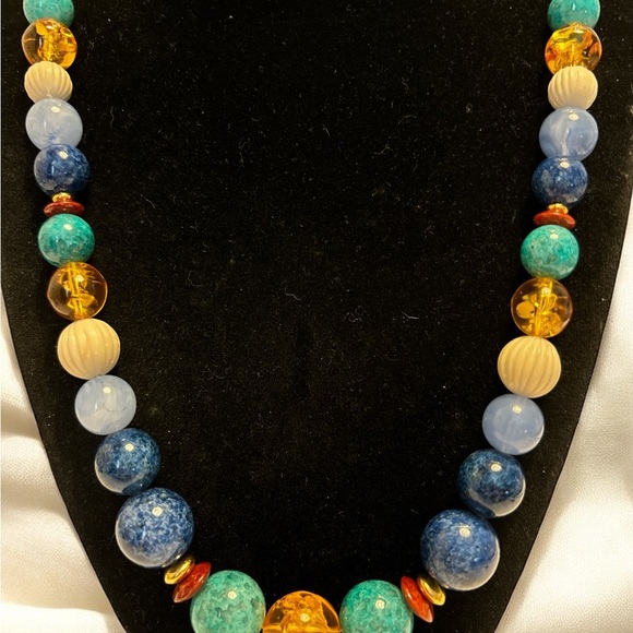 🛍️3 for $25🛍️ Liz Claiborne Gold Tone Colorful Acrylic Beaded Necklace 24” - Picture 2 of 6
